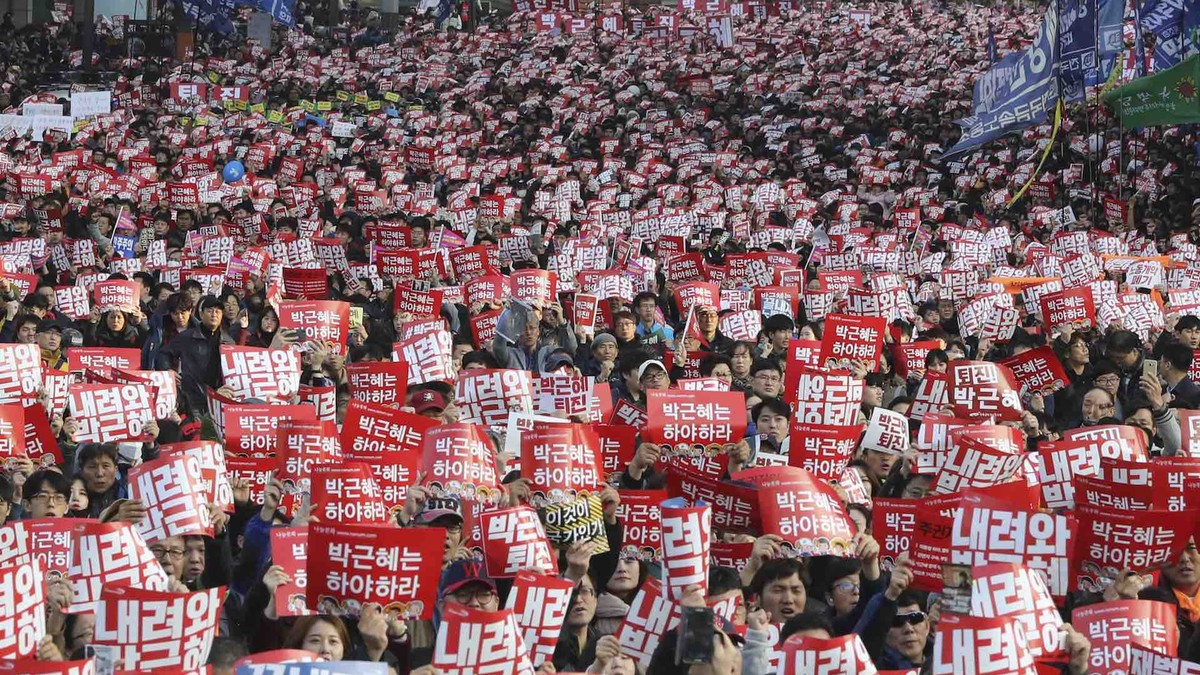 Prosecutors to question South Korea’s president over alleged corruption