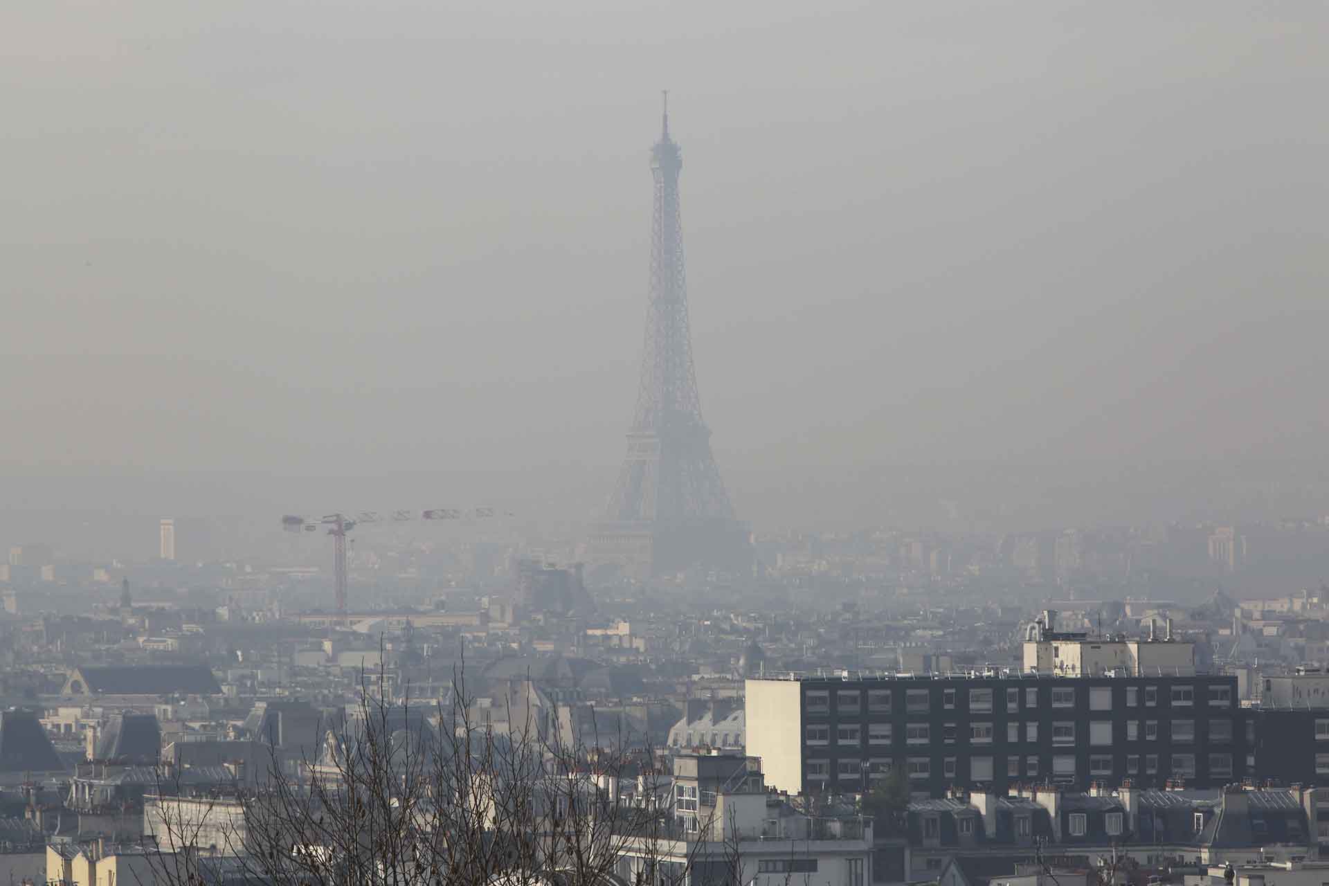 Parisians are getting free public transport to combat the city’s ...