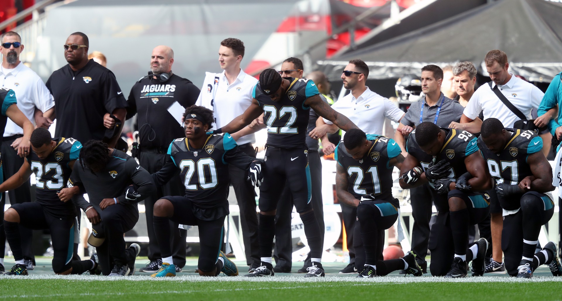 Photos Of Nfl Players Taking A Knee After Trump S Comments