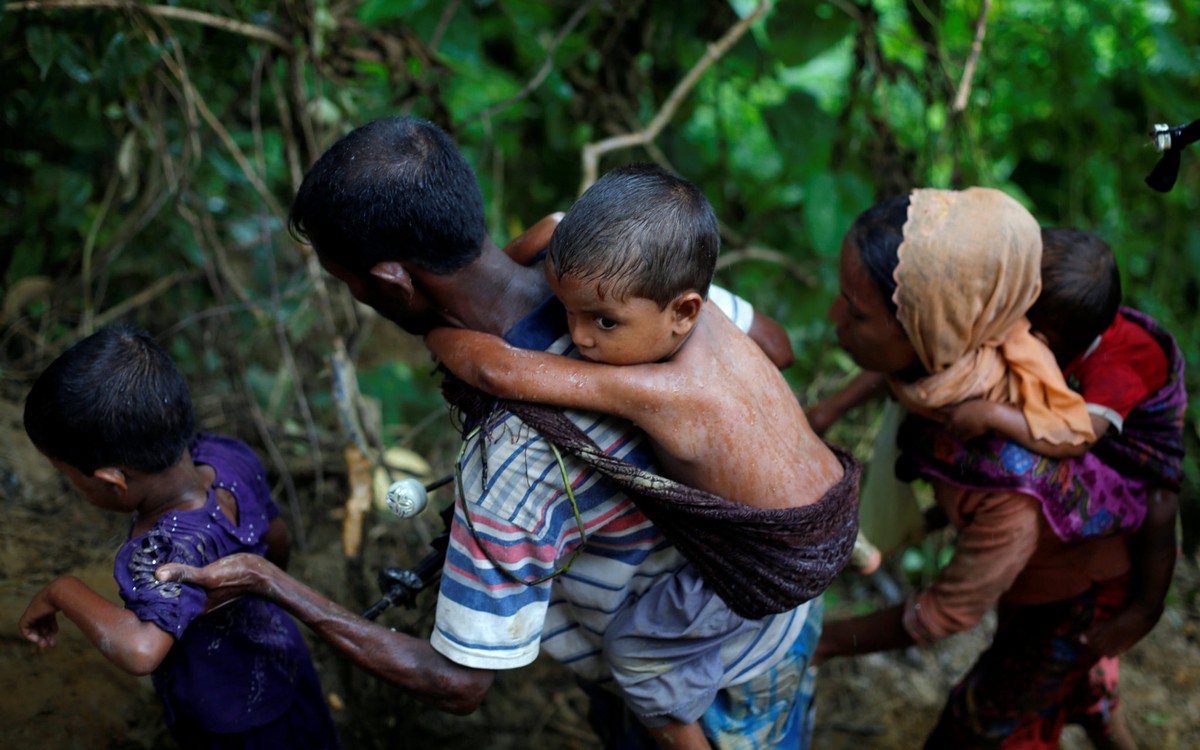 270 000 Rohingya Have Fled Myanmar Horror In Two Weeks Vice